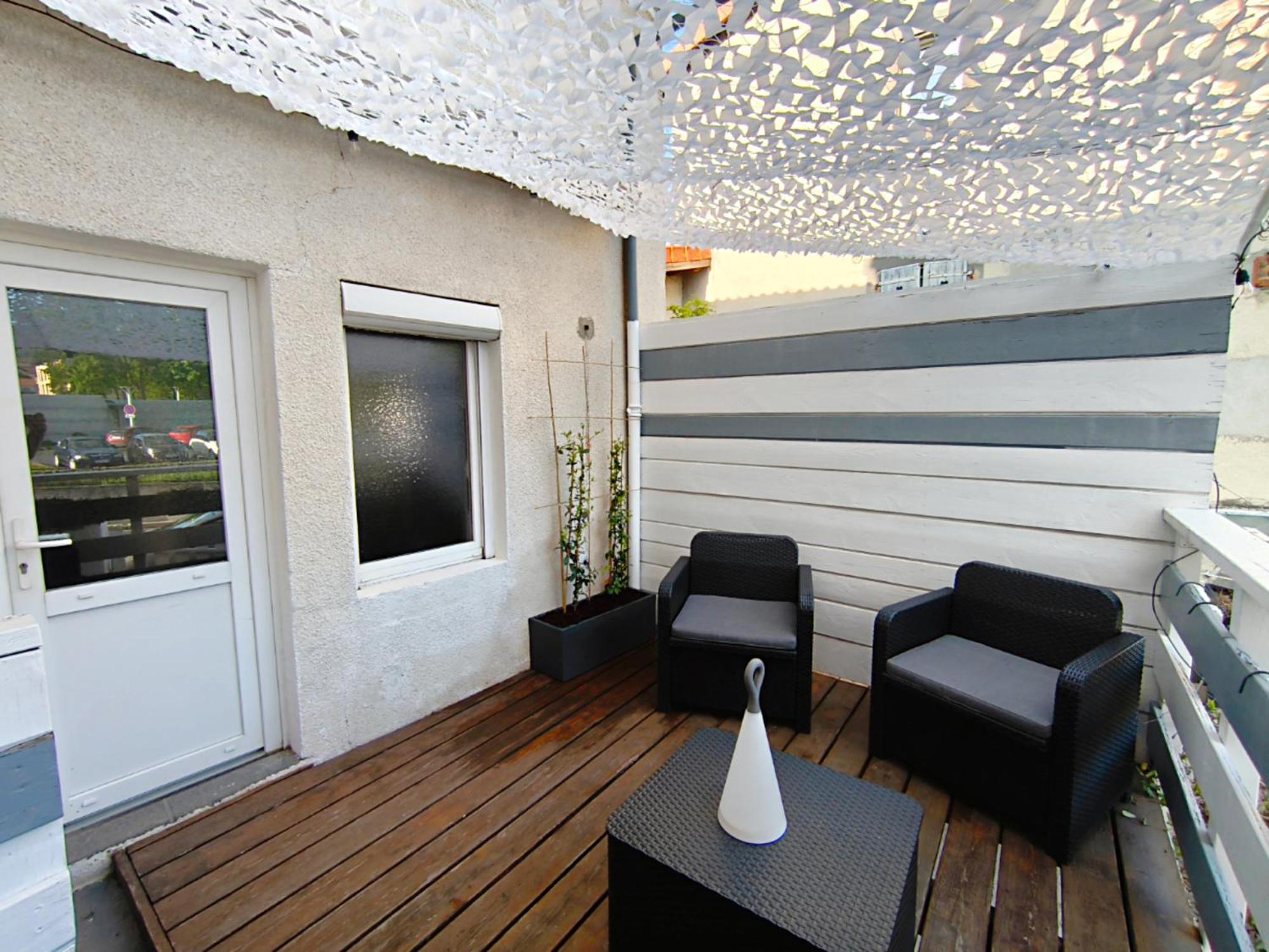 Duplex Avec Terrasse Apartment Lempdes Exterior foto
